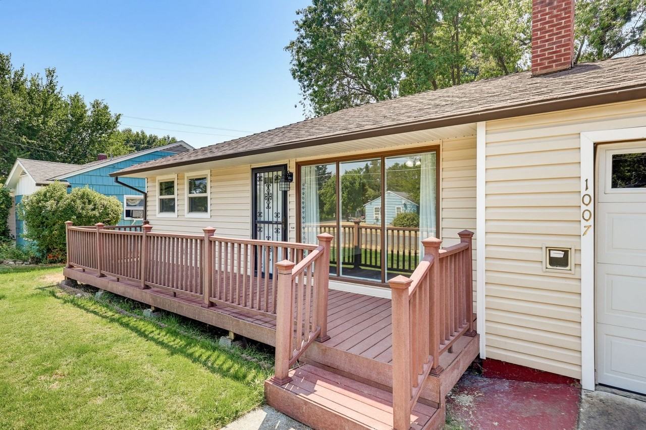 1007 Murray Ave - Photo 4 of 30