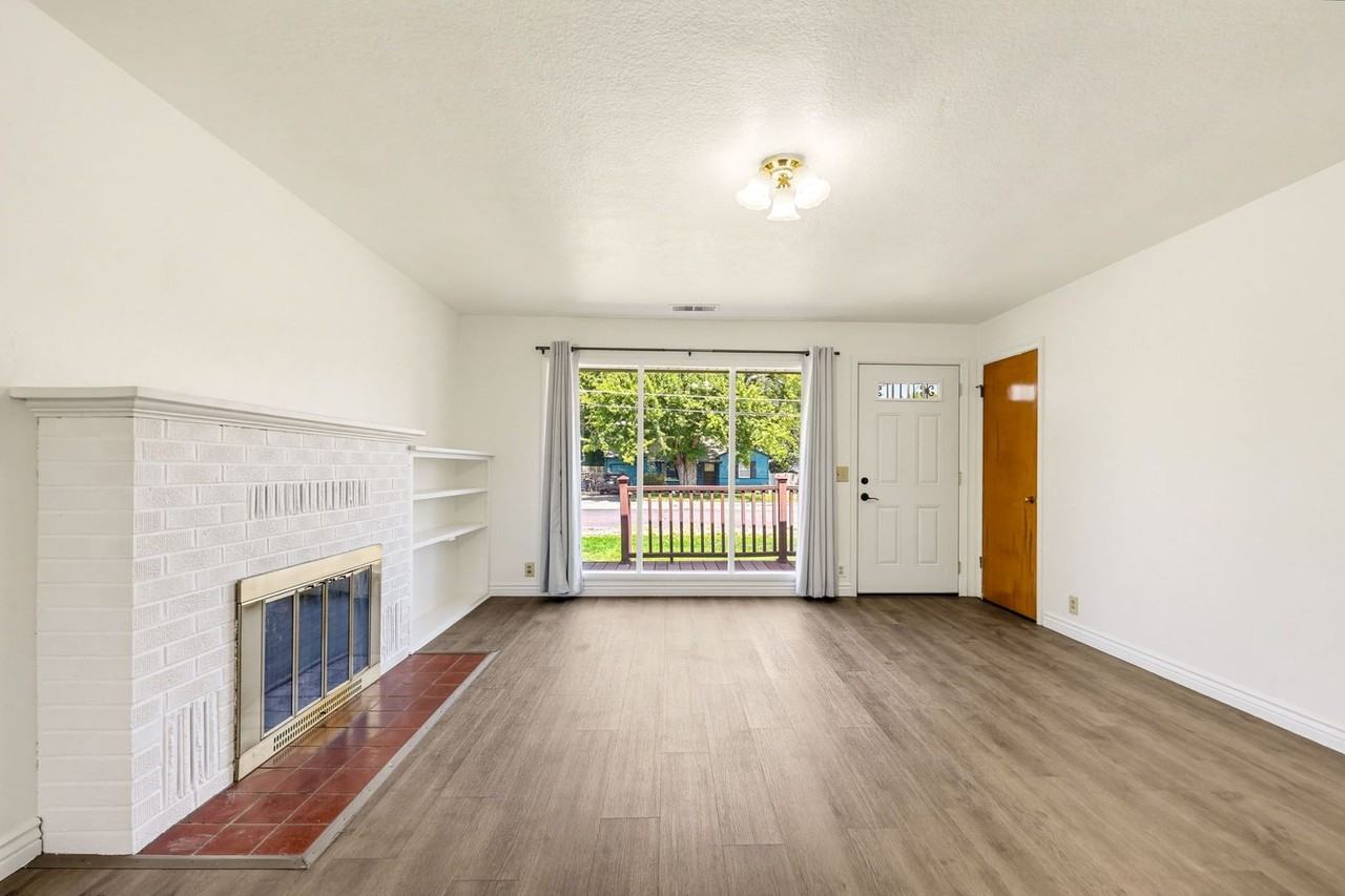 1007 Murray Ave - Photo 7 of 30