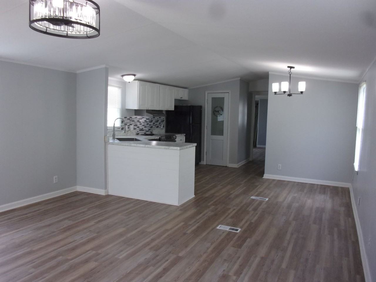 314 Clayton Ave - Photo 3 of 13