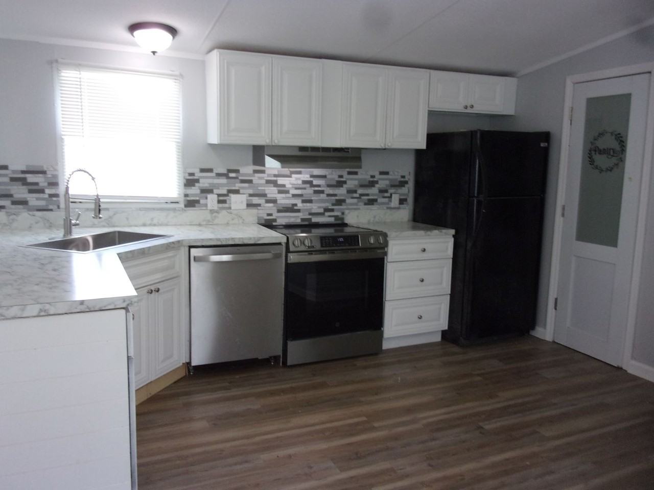 314 Clayton Ave - Photo 5 of 13