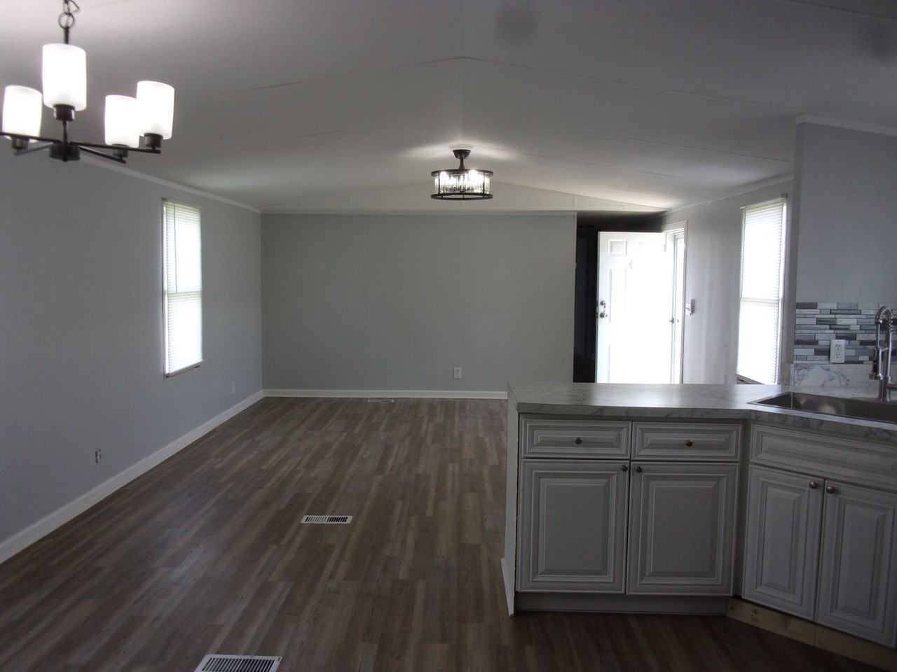 314 Clayton Ave - Photo 6 of 13