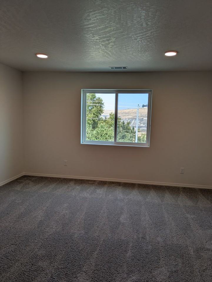 6352 W 36th Pl - Photo 5 of 10