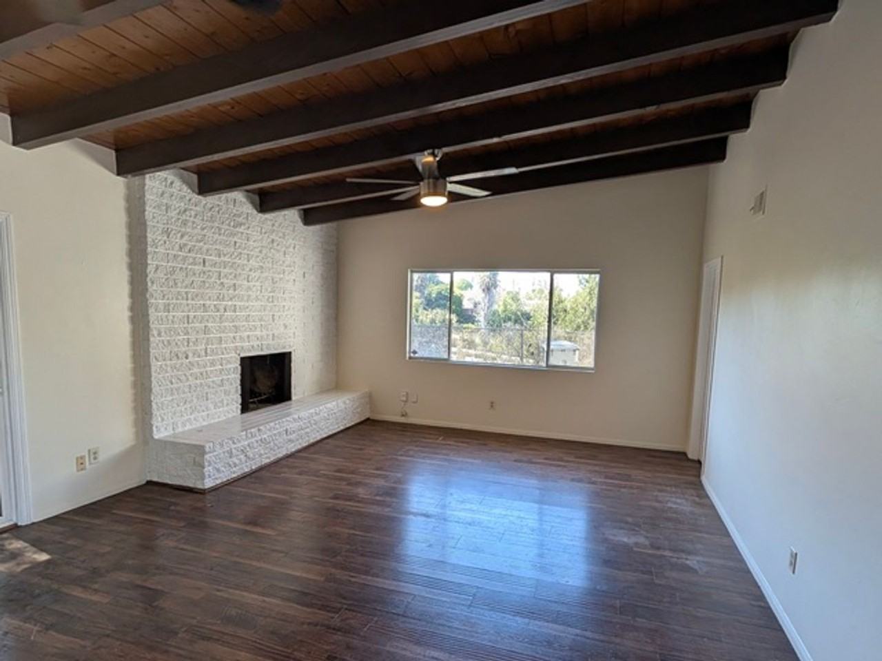 5209 Hewlett Dr - Photo 4 of 34