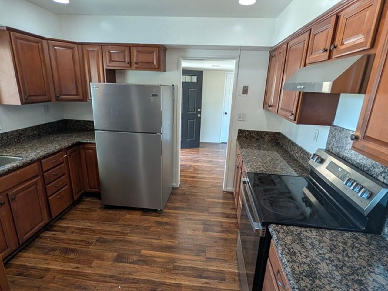 5209 Hewlett Dr - Photo 7 of 34