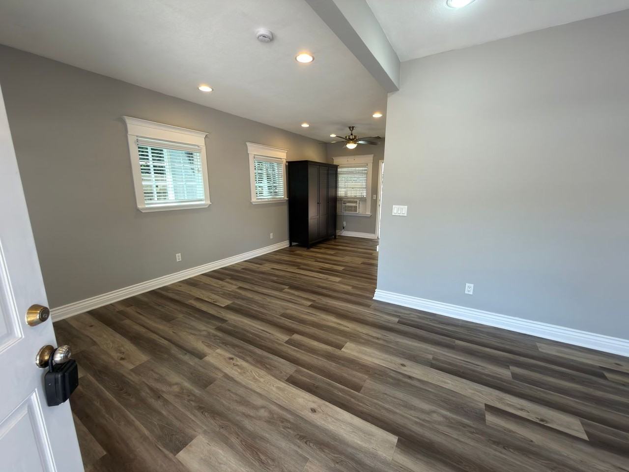 418 E La Veta Ave - Photo 2 of 16