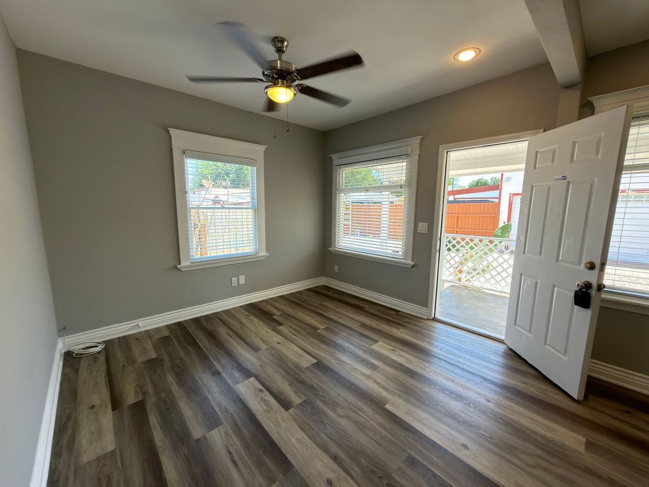 418 E La Veta Ave - Photo 4 of 16