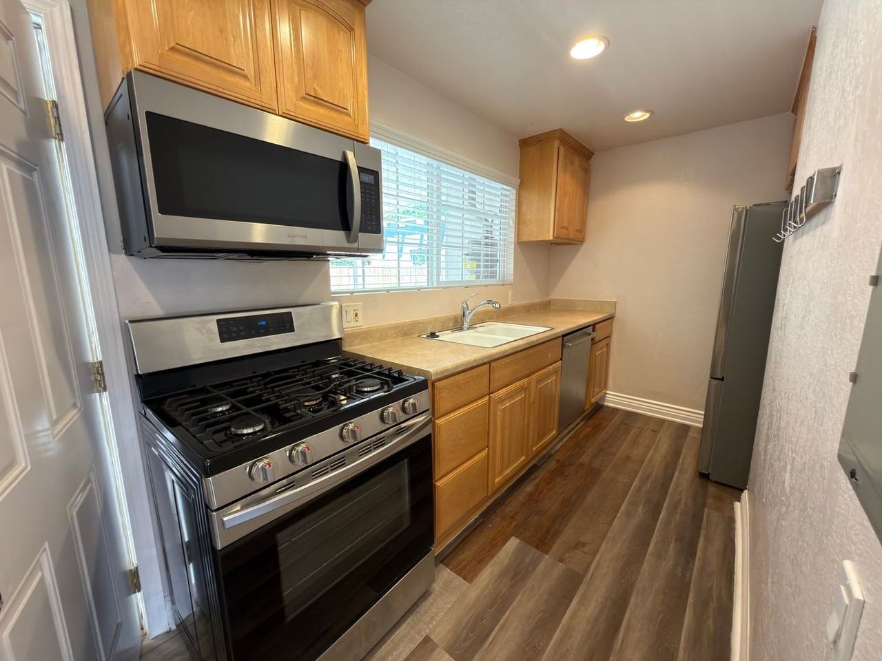 418 E La Veta Ave - Photo 7 of 16