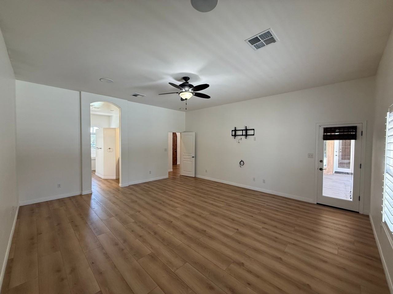 4309 Scribner Way - Photo 7 of 17