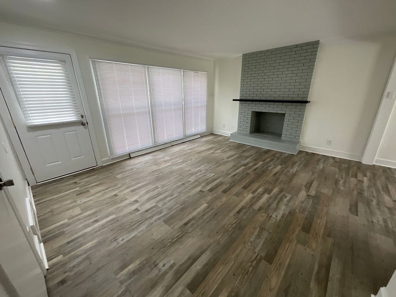 4026 Sedgewood Ln - Photo 7 of 26
