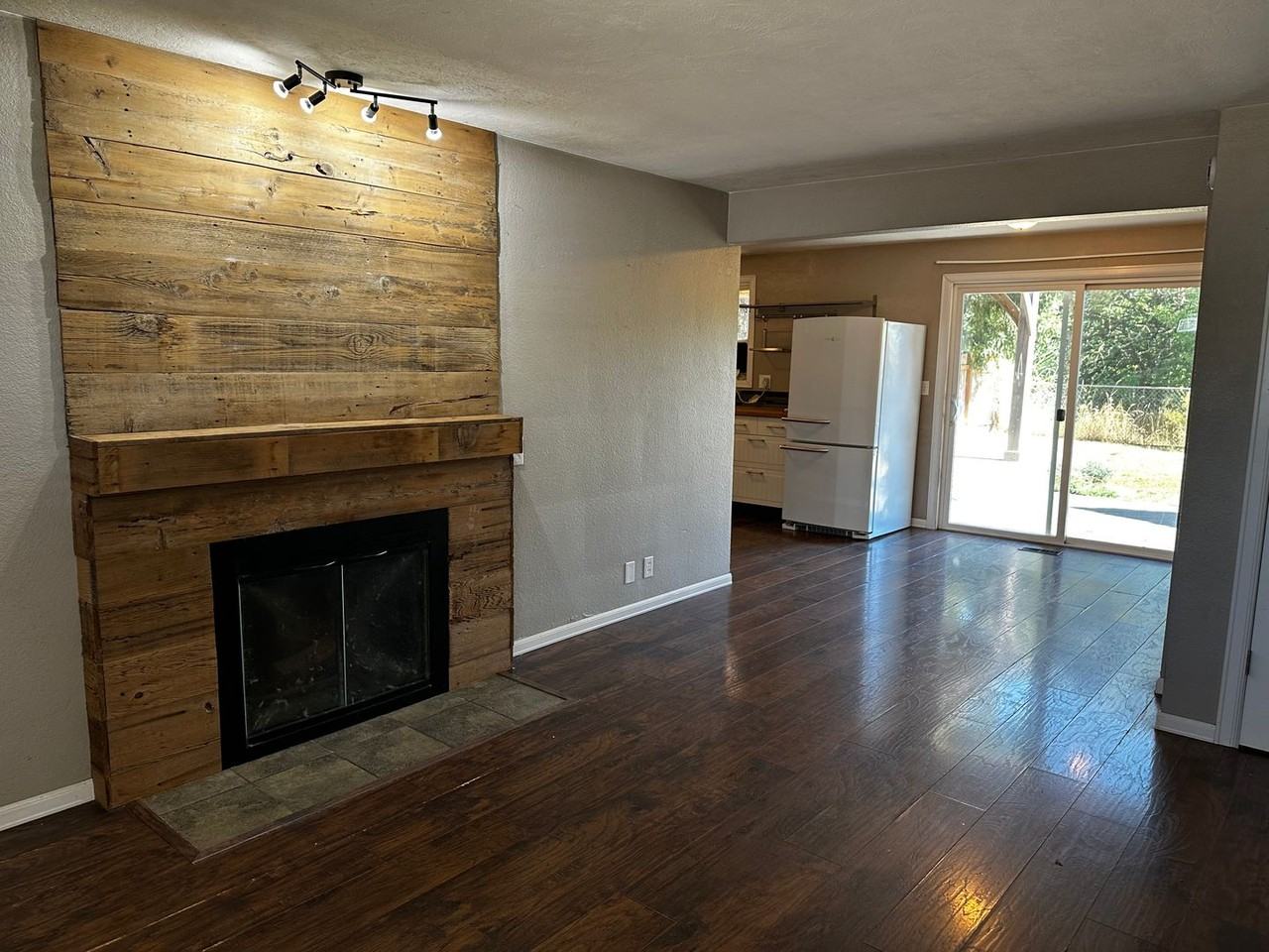 636 Nw Thornton Lake Dr - Photo 4 of 10