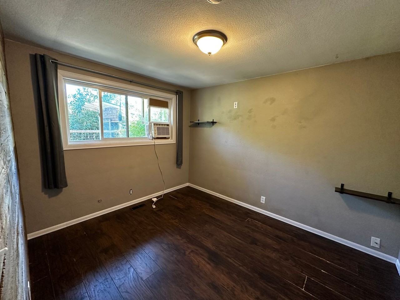 636 Nw Thornton Lake Dr - Photo 5 of 10