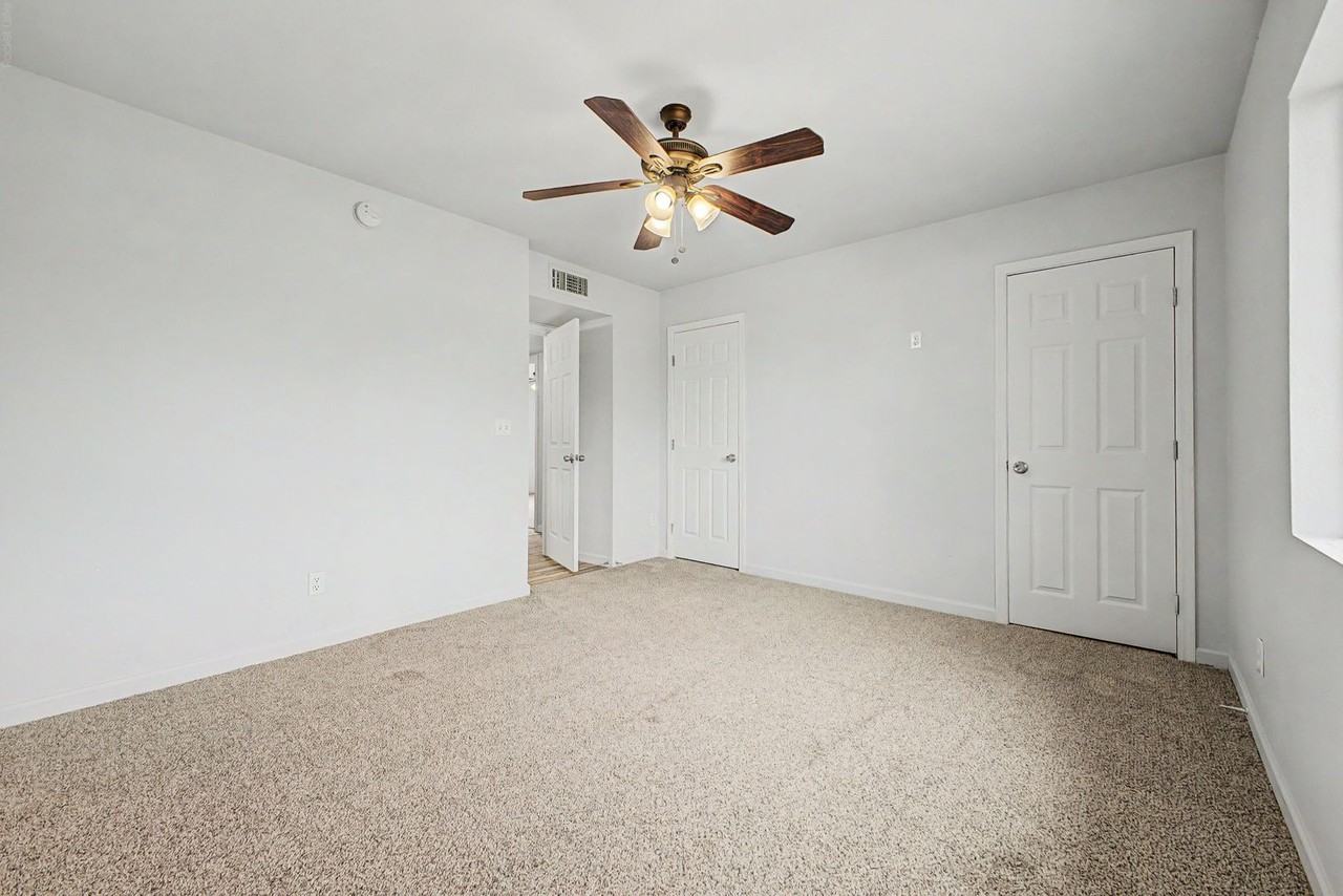 5439 W Becker Ln - Photo 5 of 22
