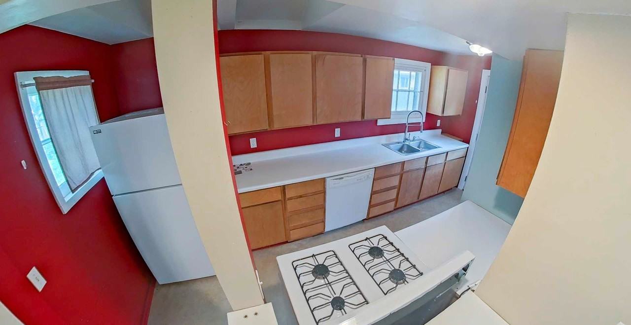 522 Colorado St - Photo 2 of 10