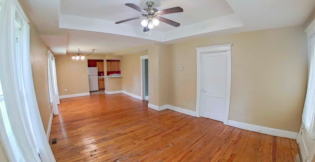 522 Colorado St - Photo 3 of 10