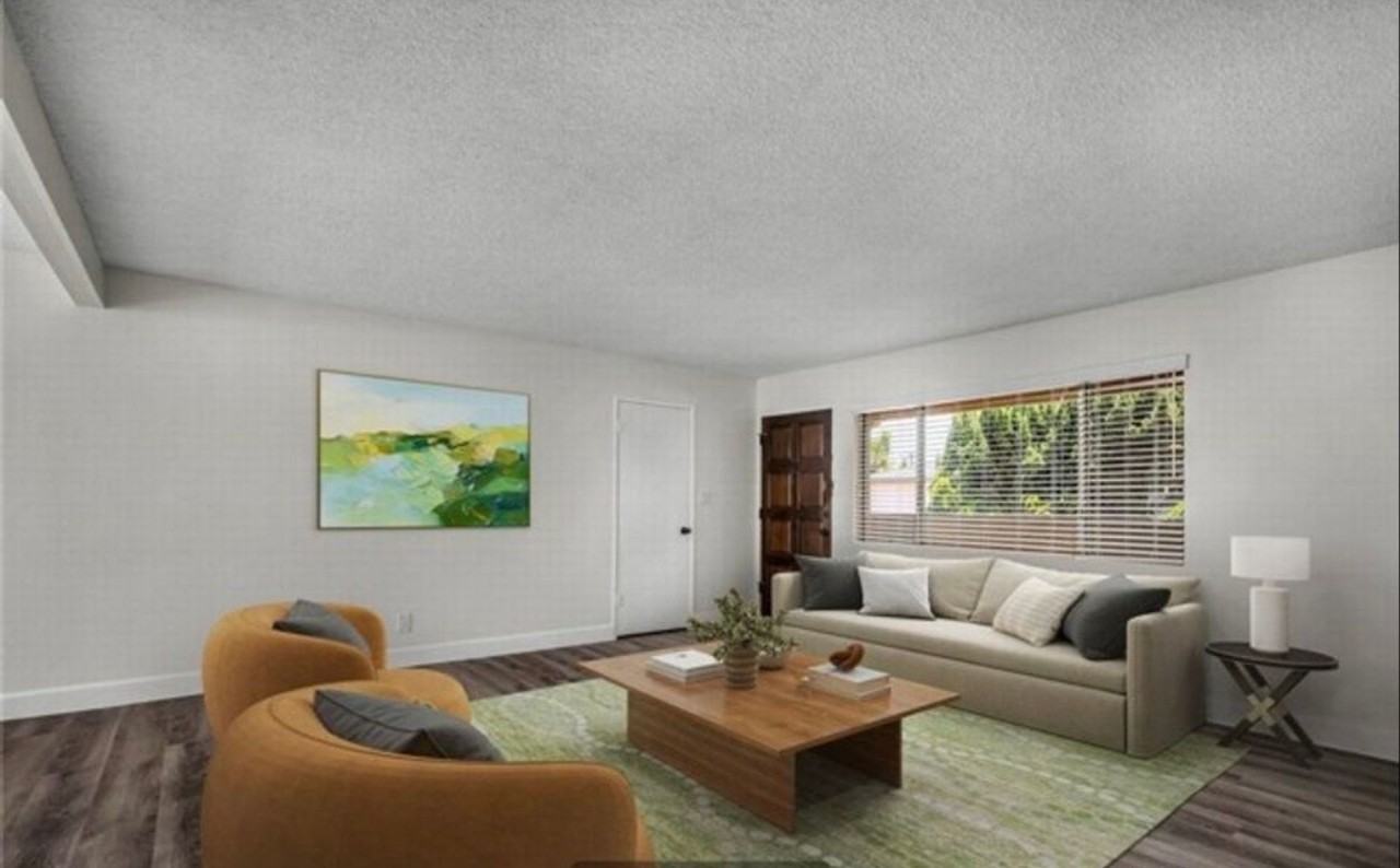 665 W 21st St - Photo 2 of 10
