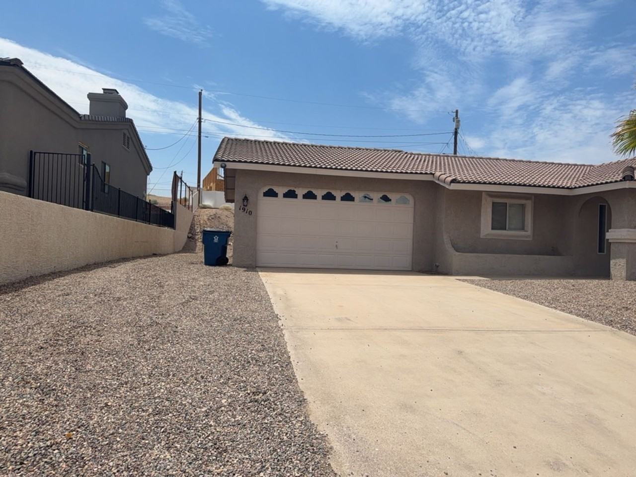 1910 Cabana Dr - Photo 2 of 28