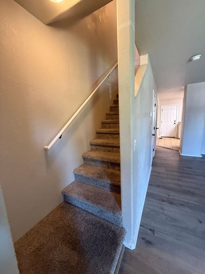 450 Midway Rd - Photo 5 of 22