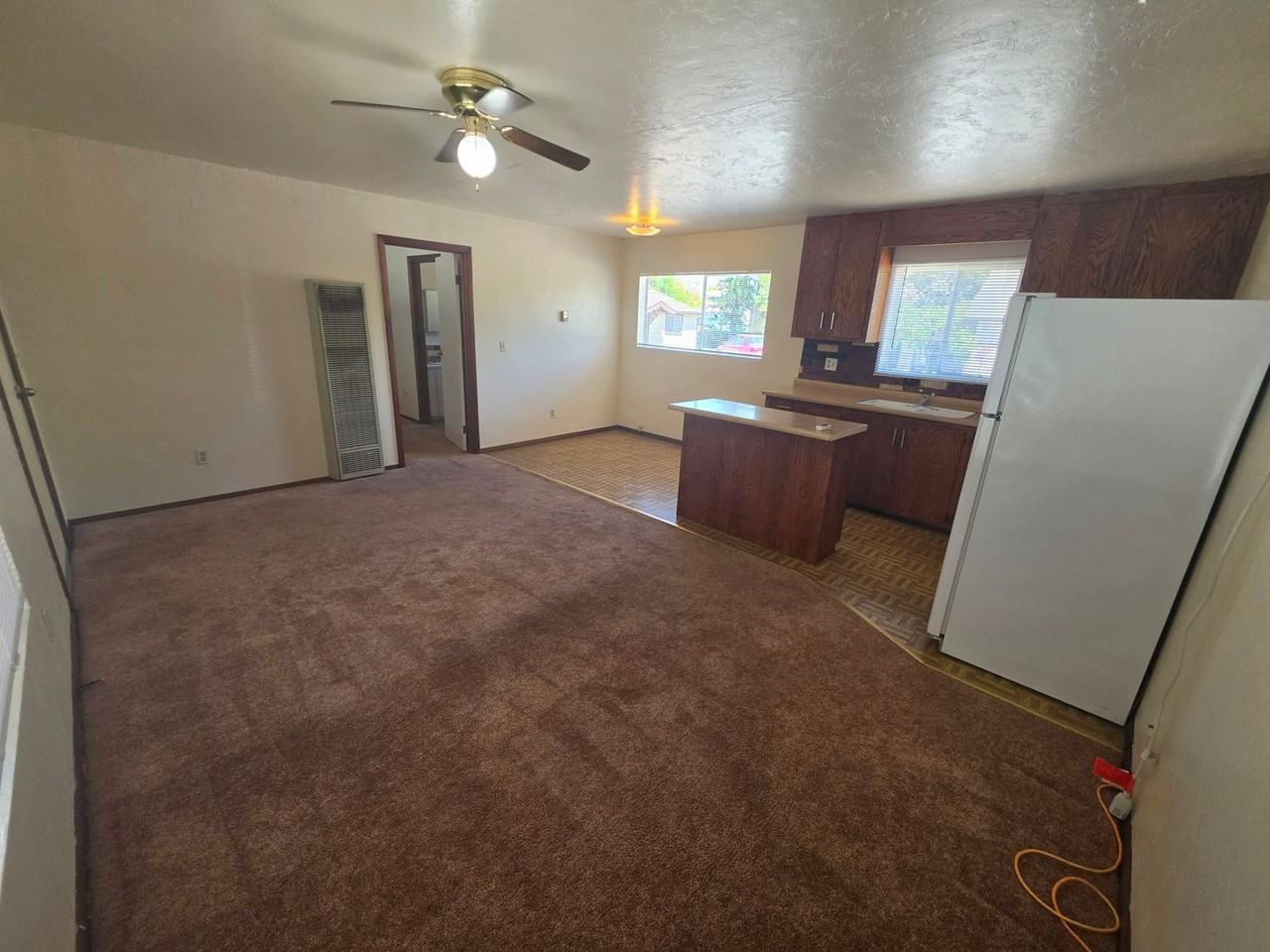 1515 1/2 Solano St - Photo 3 of 12