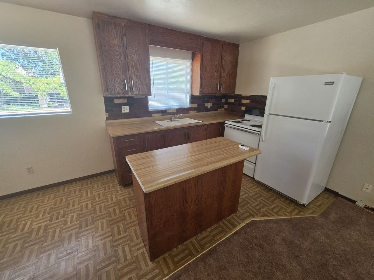 1515 1/2 Solano St - Photo 5 of 12