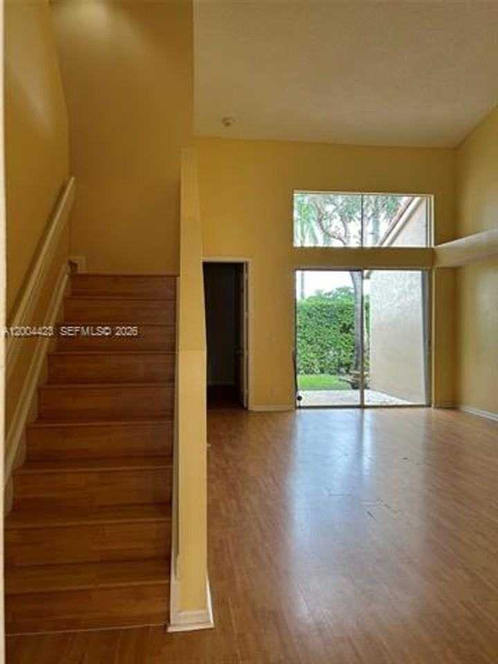 15851 15851 SW 10th St th 15851 - Photo 5 of 13