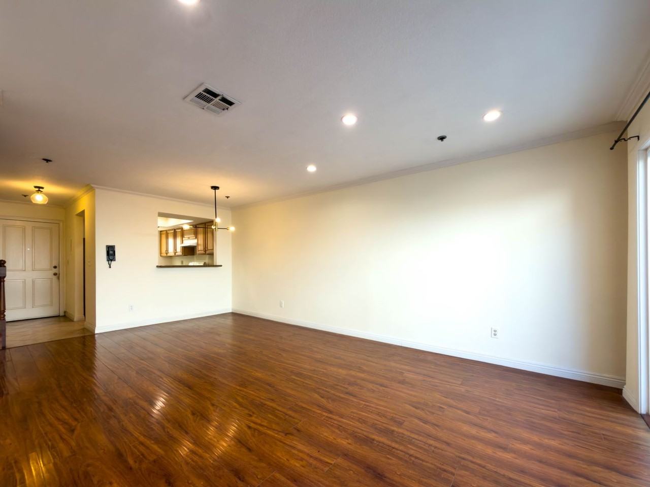 315 Cameron Pl #3 - Photo 4 of 19