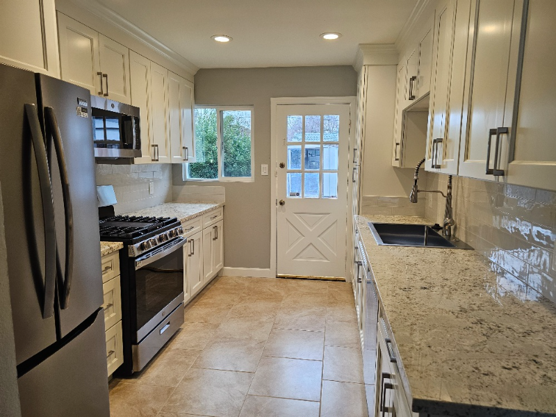 1448 Carleton Dr - Photo 2 of 15