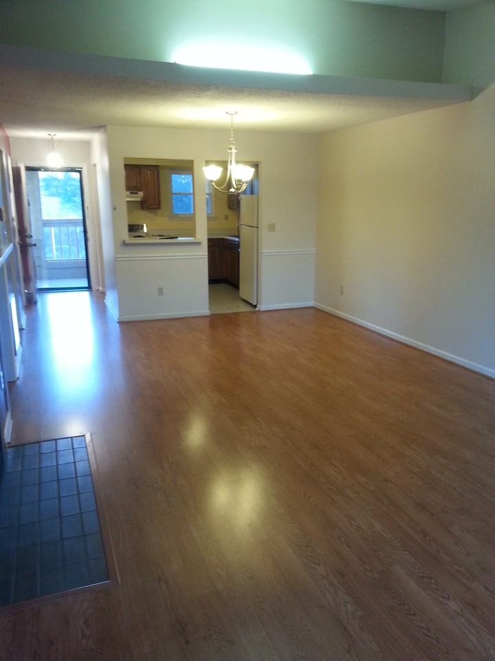 132 Edgewater Ln - Photo 2 of 15