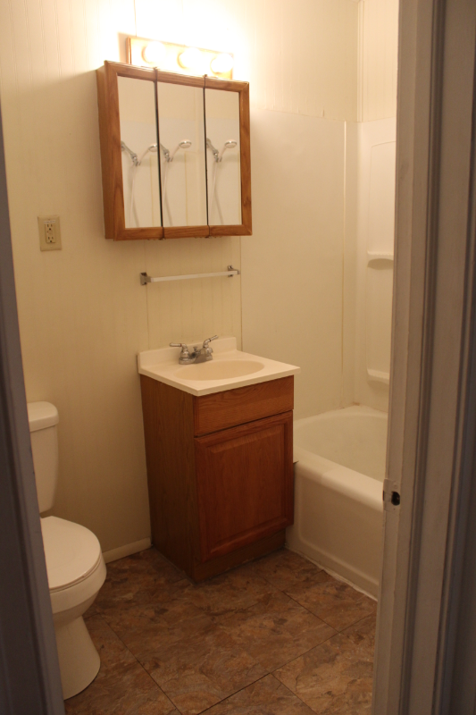 207 E 11th St - Photo 4 of 4