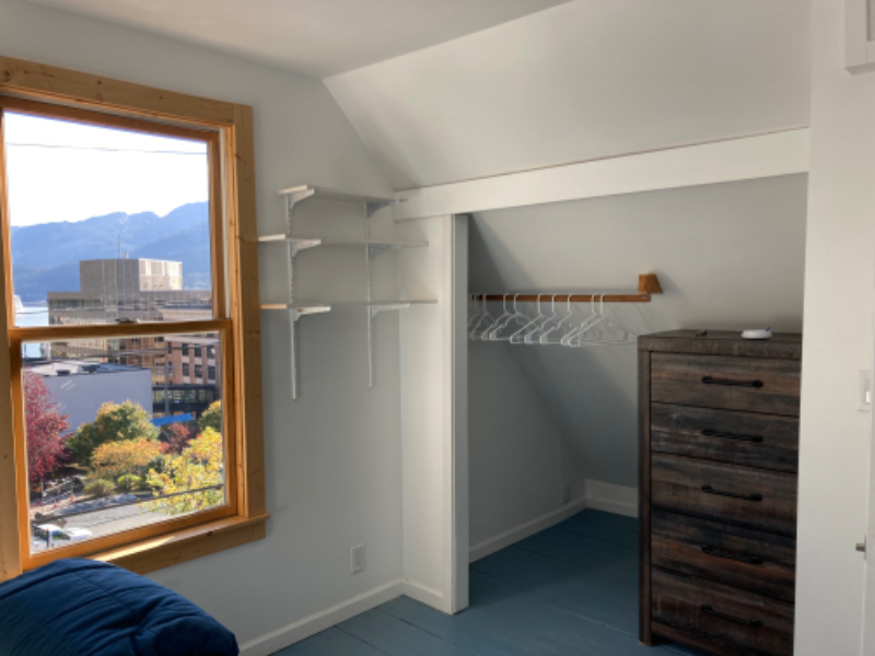 238 6th St - Photo 4 of 13