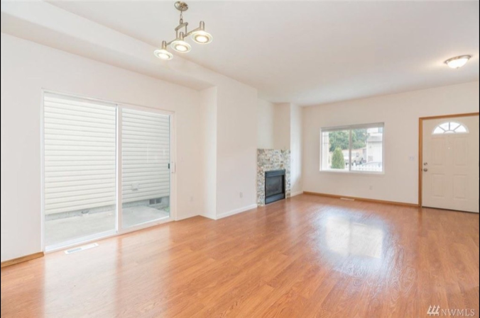 20621 12th Ave S - Photo 4 of 15