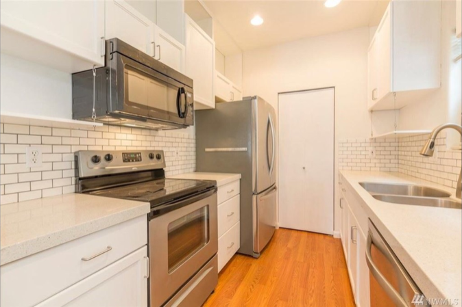 20621 12th Ave S - Photo 5 of 15
