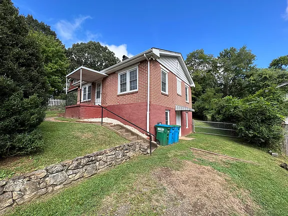 597 Emma Rd - Photo 4 of 34