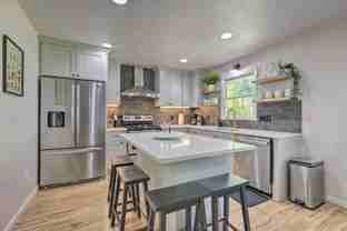 4553 S Roanoke Ave - Photo 1 of 1