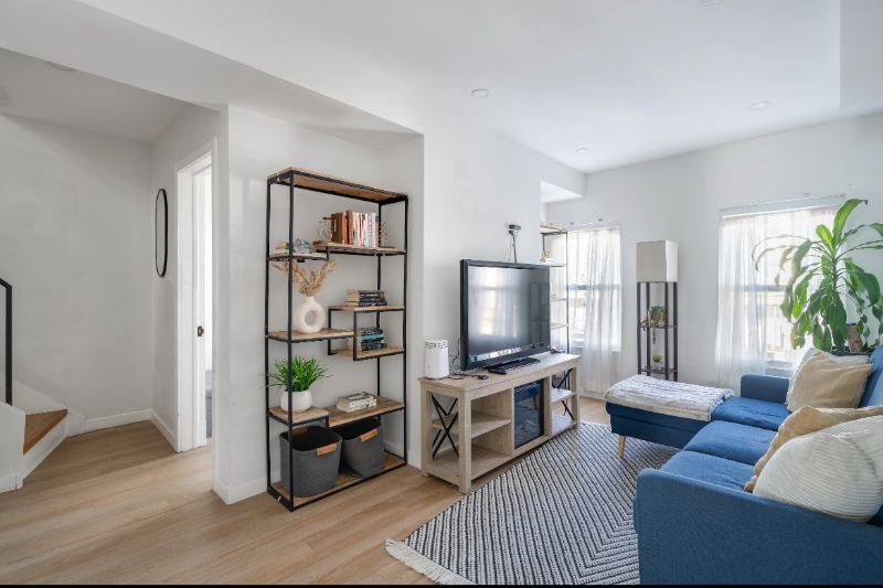 12 W 52nd St #2 - Photo 3 of 24