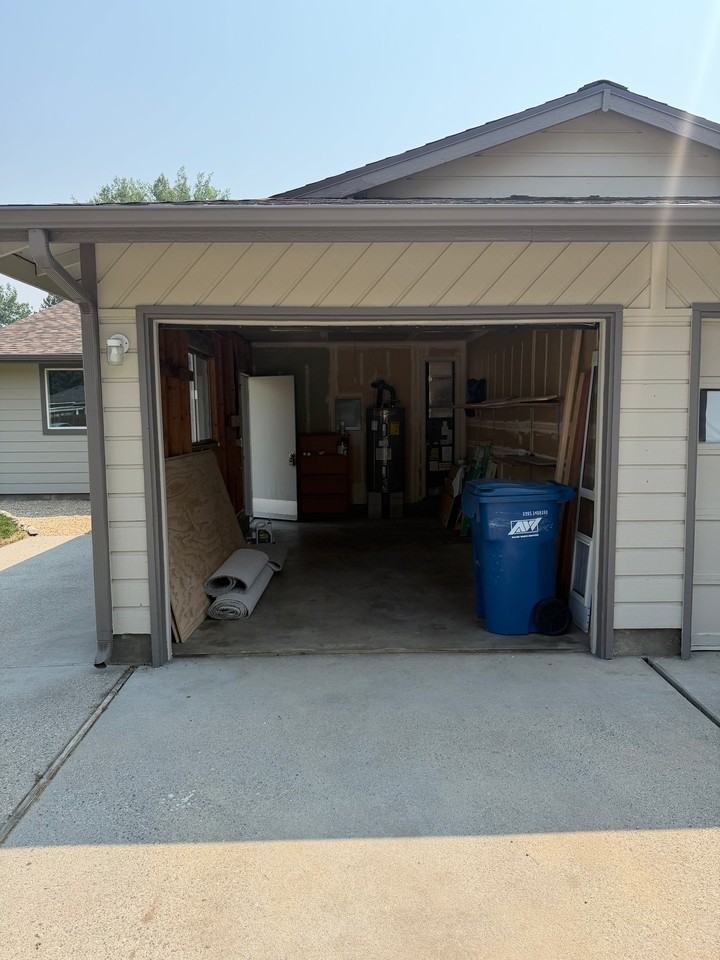 1610 S Londoner Ave - Photo 3 of 10