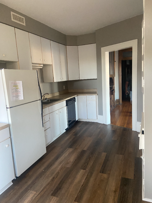 283 Park Ave W #3 - Photo 3 of 6