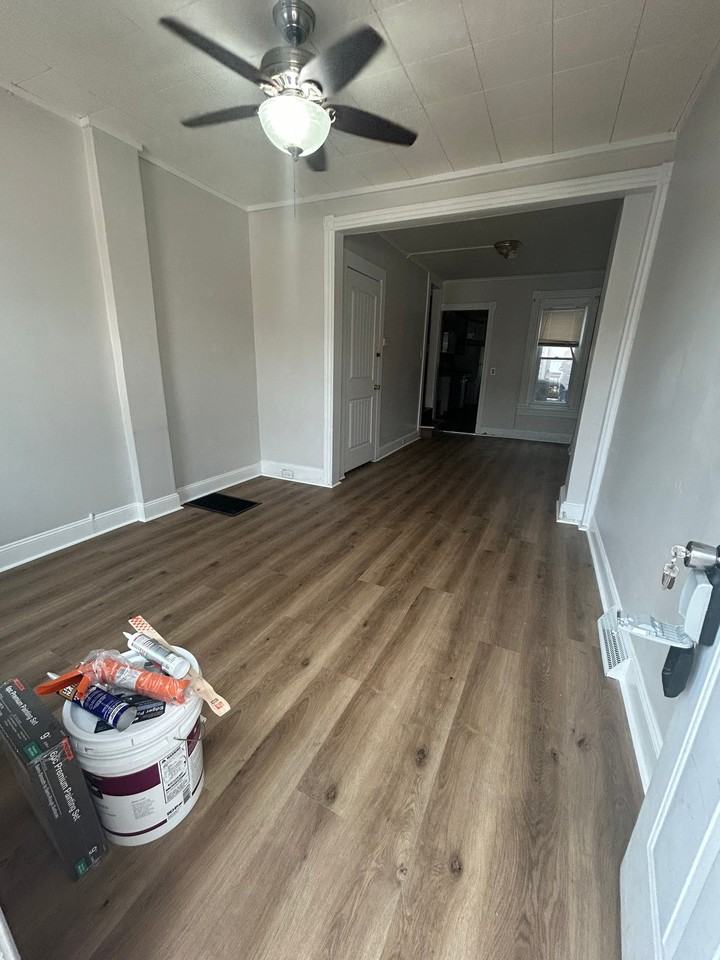 1045 Fehrs Ct - Photo 3 of 11