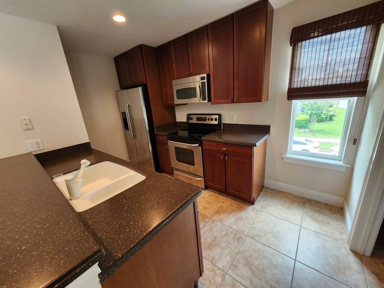 1027 Juel St - Photo 5 of 8
