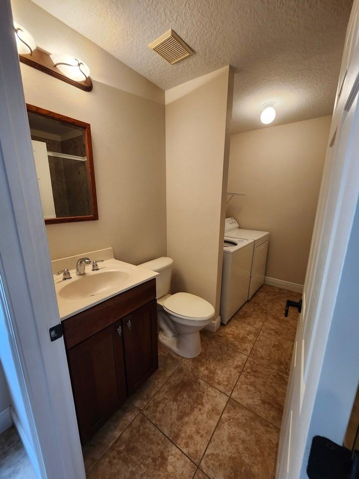 1027 Juel St - Photo 6 of 8