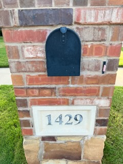 1429 Lauren Ln - Photo 2 of 29