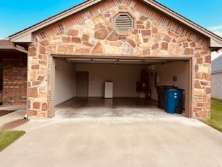 1429 Lauren Ln - Photo 5 of 29