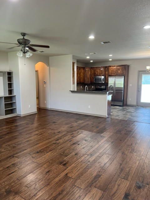 1429 Lauren Ln - Photo 7 of 29