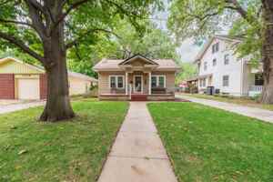 featured image of 1221 N Perry Ave