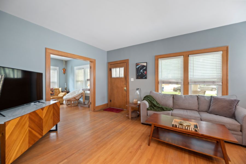 1221 N Perry Ave - Photo 3 of 22