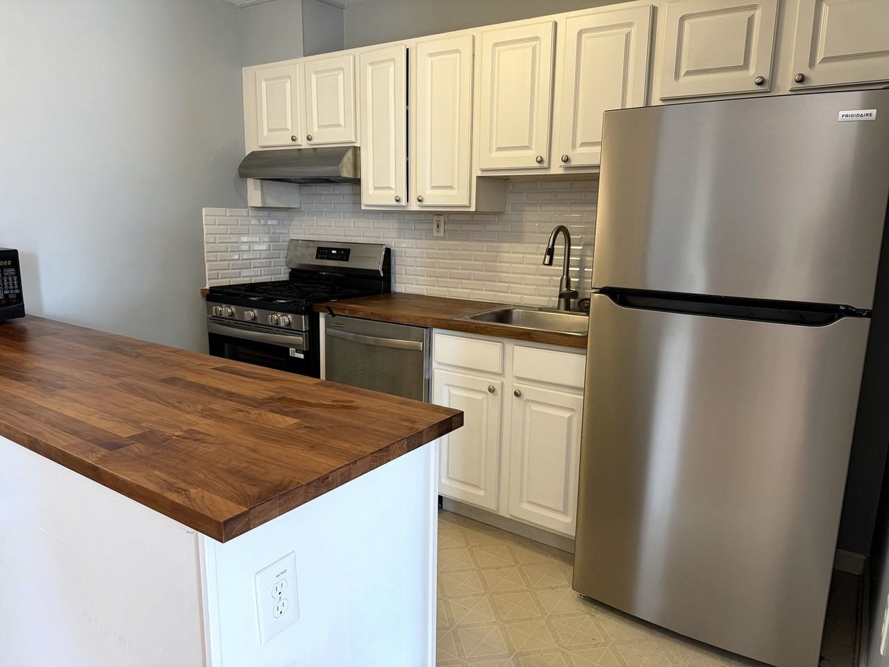 372 Bramhall Ave #A - Photo 2 of 7
