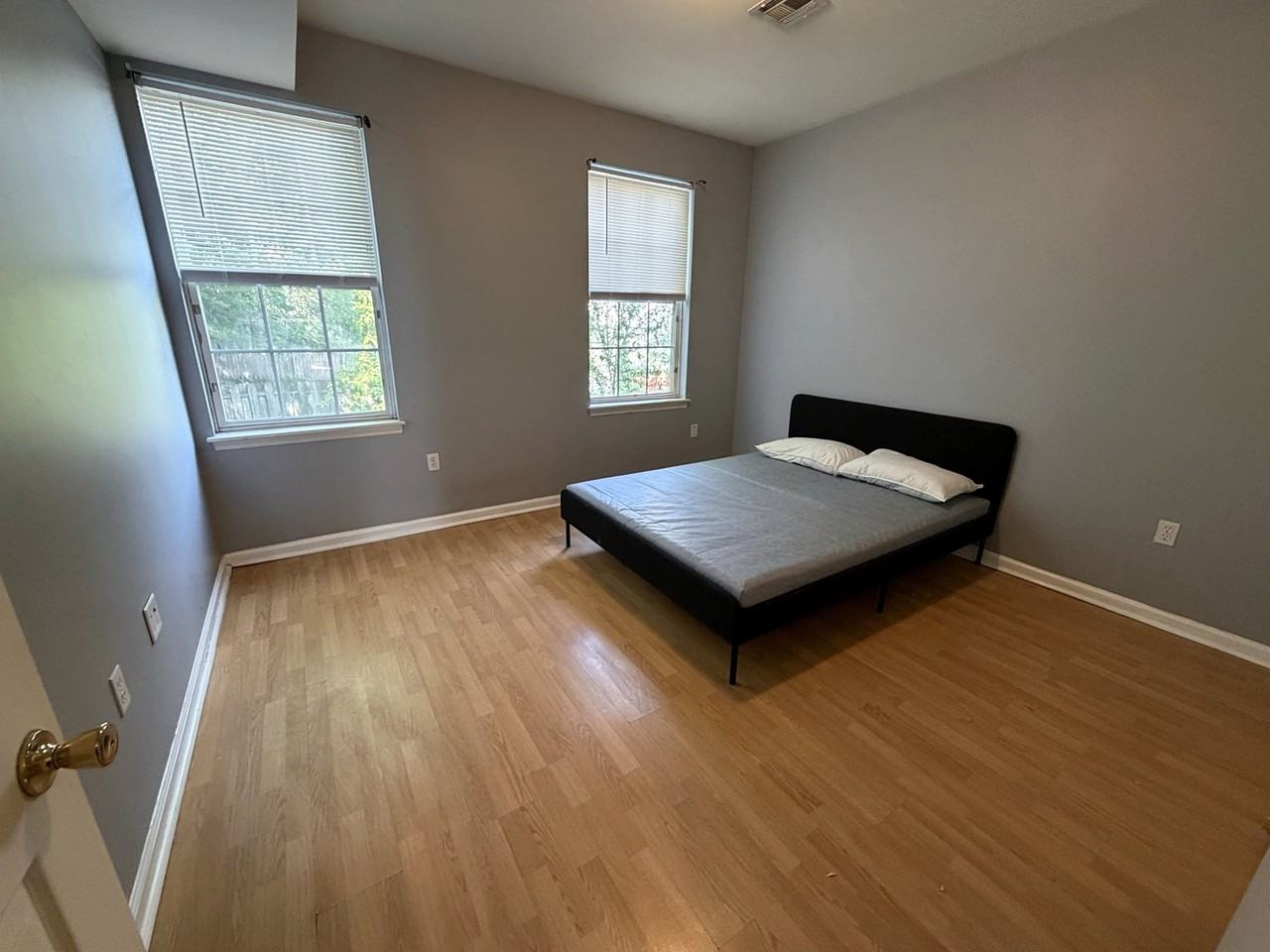 372 Bramhall Ave #A - Photo 4 of 7