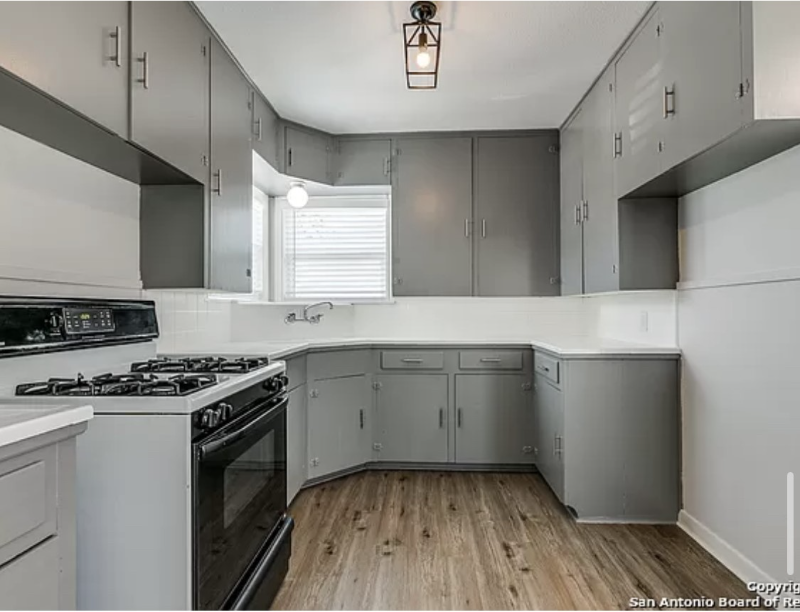 229 Greer St - Photo 6 of 12