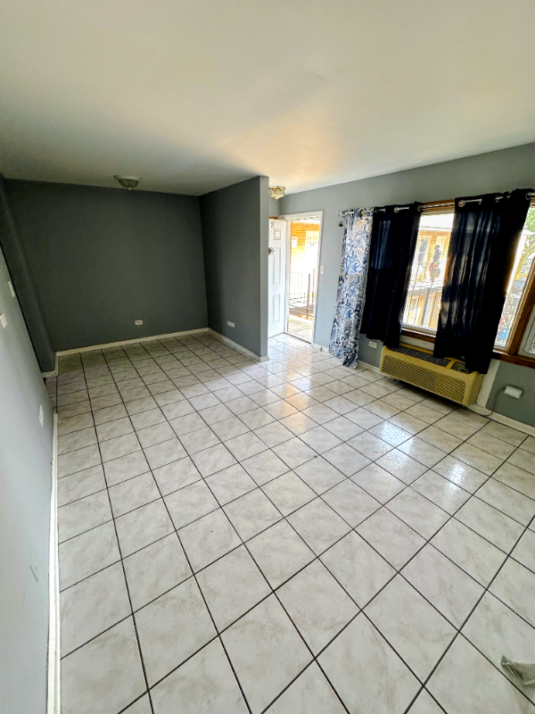 3110 W 59th St #2F - Photo 2 of 9