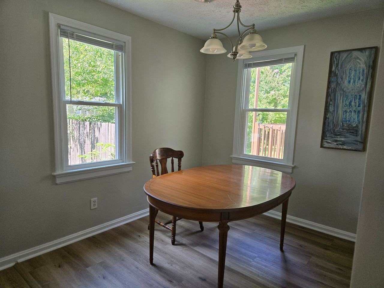 1115 Stewart Dr - Photo 6 of 28