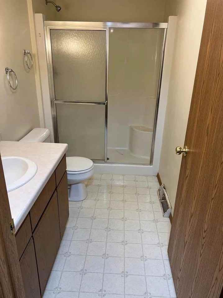 610 Steven Ave - Photo 3 of 7